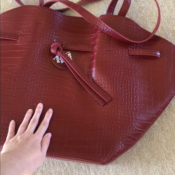 Faux croc tote - Picture 6 of 6